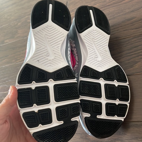 Nike sneakers - Picture 4 of 4